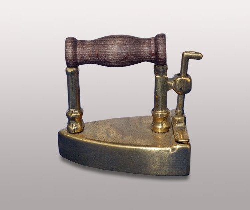 Утюг декоративный